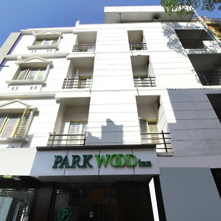 Parkwood Executive Rooms Inn Bangalore Exterior foto